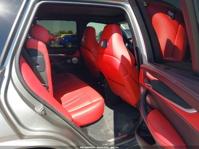 5YMKT6C52J0Y84011 BMW X5