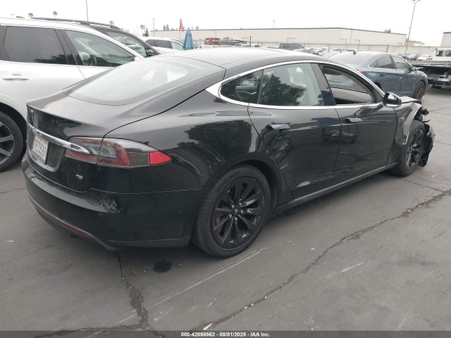 2015 TESLA MODEL S 5YJSA1E18FF118997 Photo 3