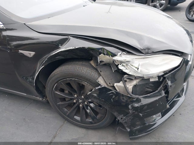 2015 TESLA MODEL S 5YJSA1E18FF118997 Photo 5