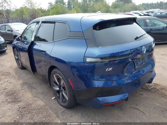 2025 BMW IX WB523CF07SCT67998 Photo 2