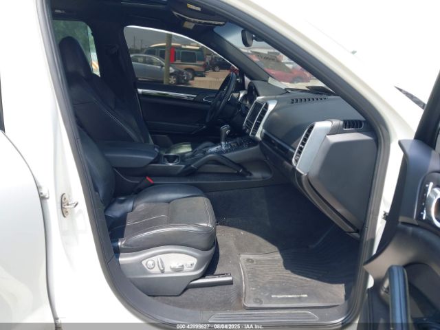 2011 PORSCHE CAYENNE WP1AA2A26BLA04261 Photo 4