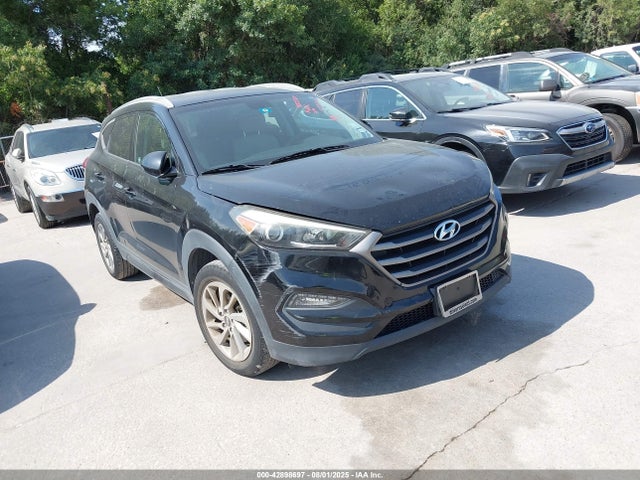 2016 KM8J33A47GU075002 main image