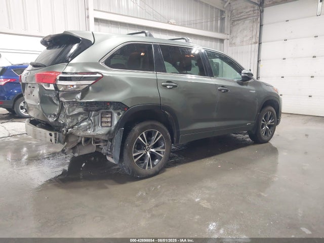 Toyota Highlander 2017 5TDBGRFH1HS035080 Image 17
