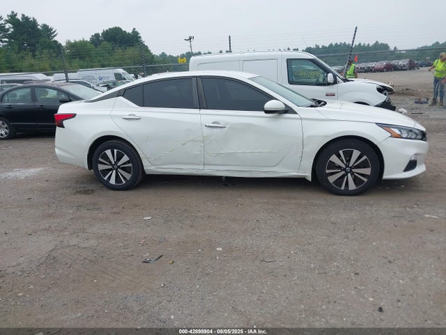 Nissan 2021 2021 1N4BL4DW6MN330973 Image 13