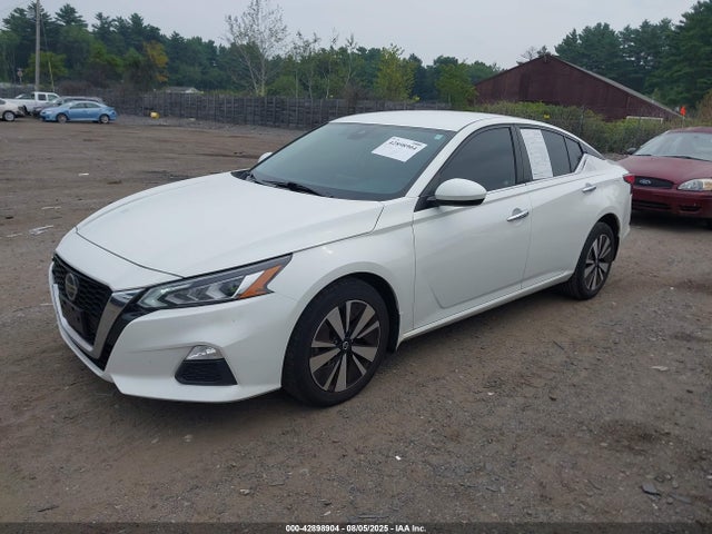 Nissan 2021 2021 1N4BL4DW6MN330973 Image 2