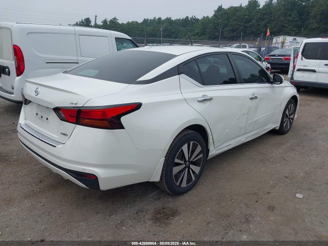 Nissan 2021 2021 1N4BL4DW6MN330973 Image 4