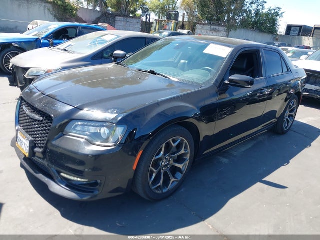 Chrysler 300 2017 2C3CCABG8HH560235 Image 2