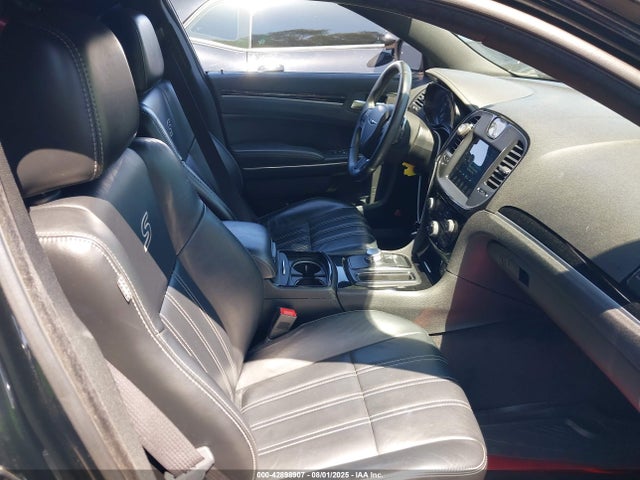 Chrysler 300 2017 2C3CCABG8HH560235 Image 5