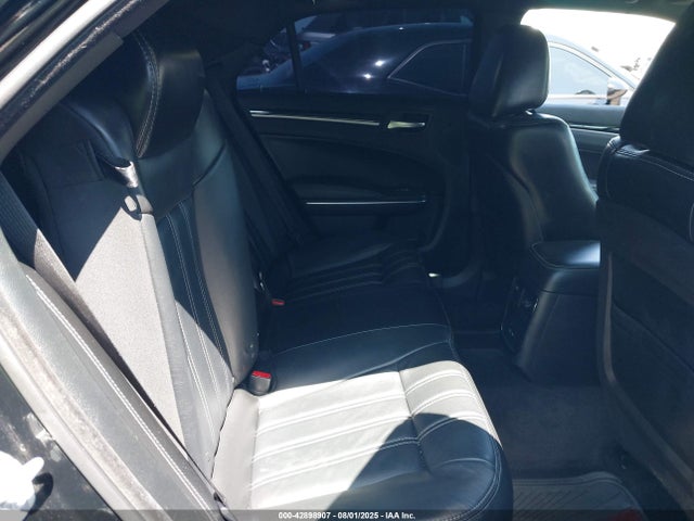 Chrysler 300 2017 2C3CCABG8HH560235 Image 8