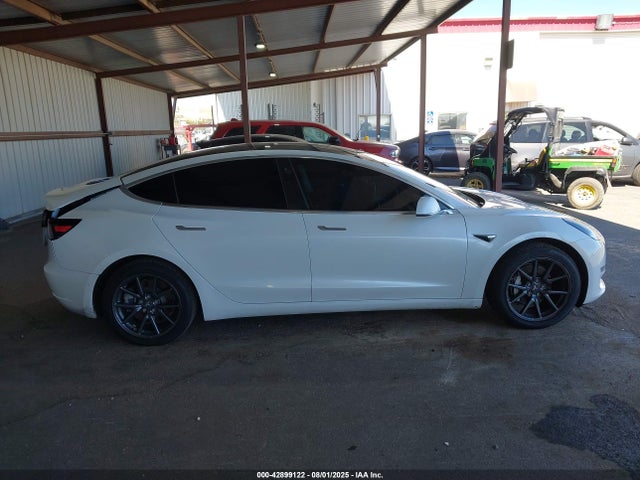 5YJ3E1EA9KF416817 Tesla 2019