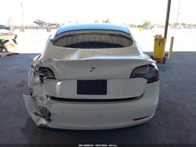 5YJ3E1EA9KF416817 Tesla 2019