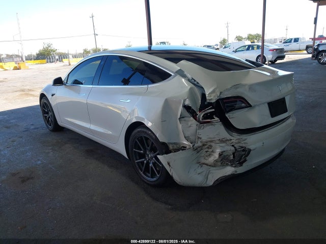 2019 TESLA MODEL 3 5YJ3E1EA9KF416817 Photo 2