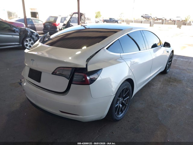 2019 TESLA MODEL 3 5YJ3E1EA9KF416817 Photo 3