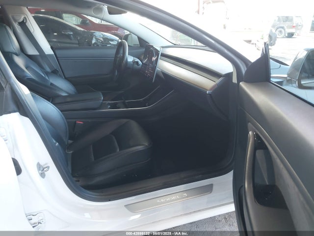 2019 TESLA MODEL 3 5YJ3E1EA9KF416817 Photo 4