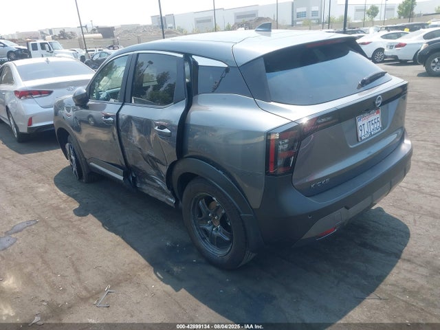 Nissan kicks mpv 2025 3N8AP6CA1SL385246 Image 3