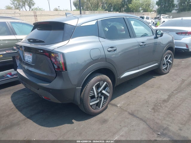 Nissan kicks mpv 2025 3N8AP6CA1SL385246 Image 4