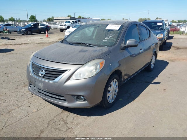 Nissan 2014 2014 3N1CN7AP8EL871017 Image 2