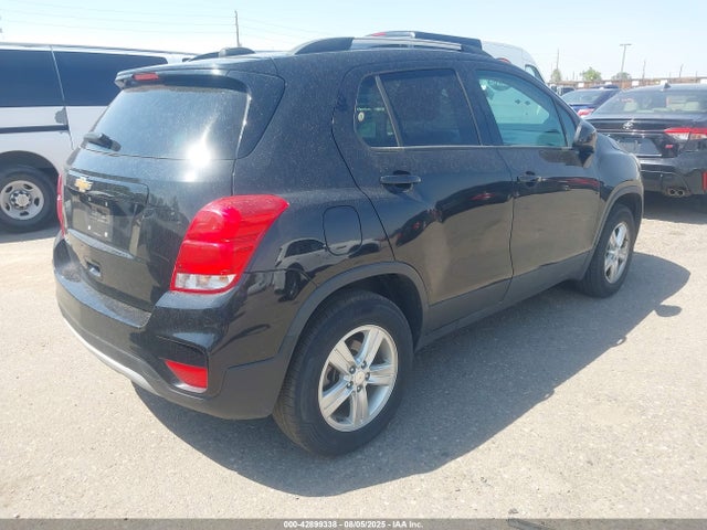 Chevrolet le2 2021 KL7CJPSM0MB364896 Image 4