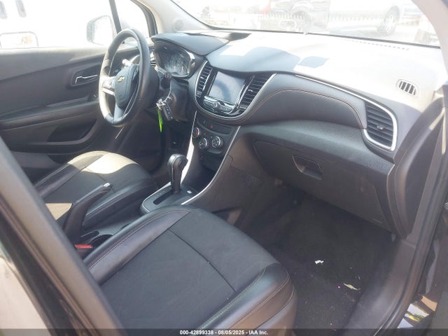 Chevrolet le2 2021 KL7CJPSM0MB364896 Image 5