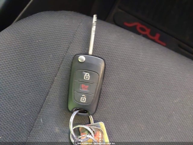 42899354 :رقم المزاد ، KNDJT2A21B7266273 vin ، 2011 Kia Soul + مزاد بيع
