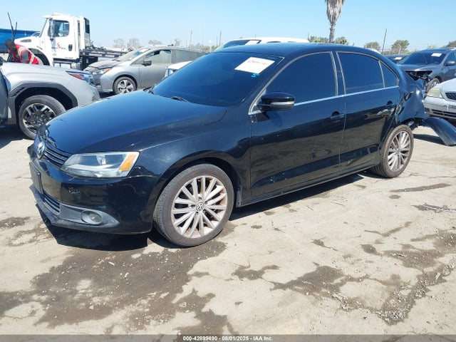 Volkswagen 2014 2014 3VWL17AJ2EM379790 Image 2