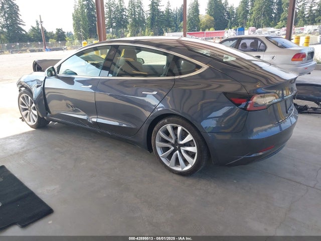 2018 TESLA MODEL 3 5YJ3E1EA1JF023747 Photo 2