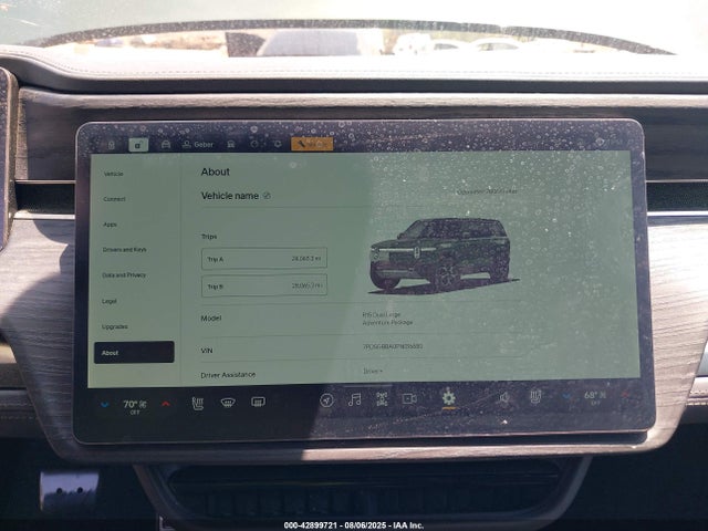 Rivian R1s 2023 7PDSGBBA0PN016680 Image 19