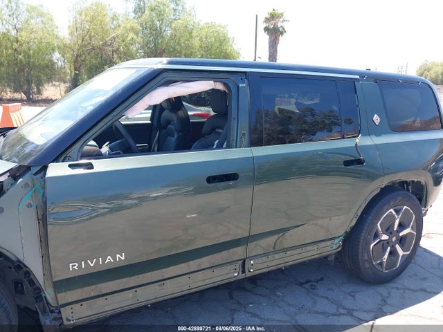 Rivian R1s 2023 7PDSGBBA0PN016680 Image 22