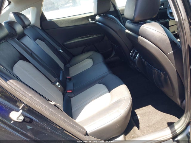 5XXGU4L11KG304504 KIA t-gdi