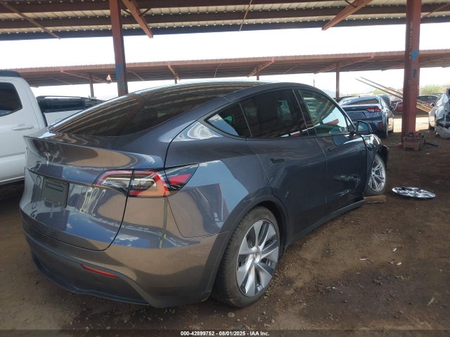 2023 TESLA MODEL Y 7SAYGDED8PF958819 Photo 3
