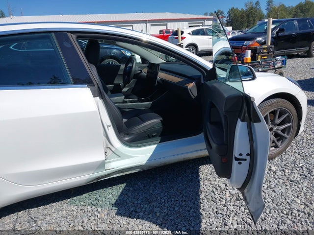 5YJ3E1EA7KF447970 Tesla MODEL 3