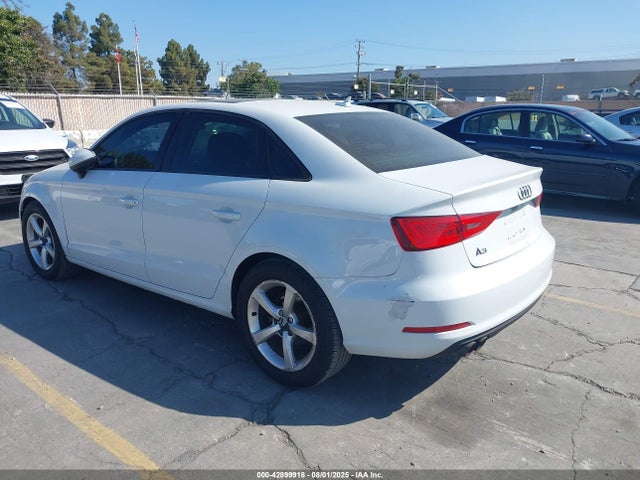 2015 AUDI A3 WAUACGFF2F1031881 Photo 2