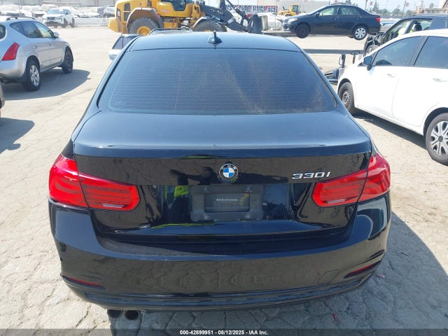 WBA8B9G32HNU54523 BMW 330I