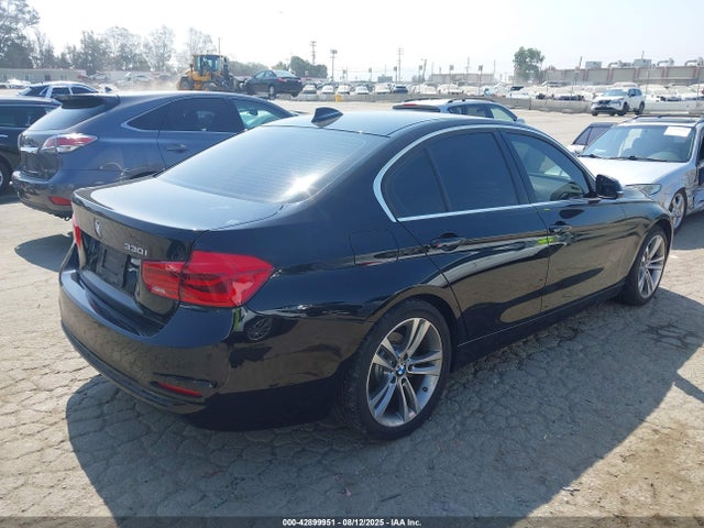 WBA8B9G32HNU54523 BMW 330I