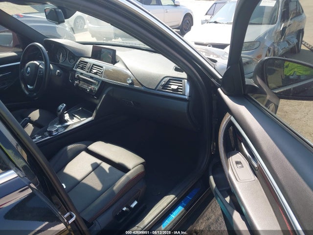WBA8B9G32HNU54523 BMW 330I