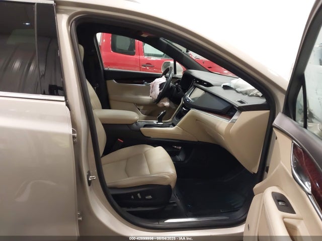 2017 CADILLAC XT5 1GYKNDRS8HZ138098 Photo 4