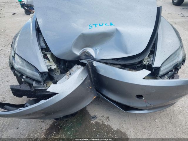 2025 TESLA MODEL 3 5YJ3E1EA2SF018381 Photo 5