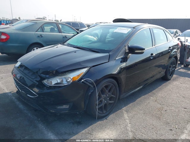 Ford 2016 2016 1FADP3F23GL405517 Image 2