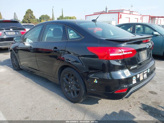 Ford 2016 2016 1FADP3F23GL405517 Image 3