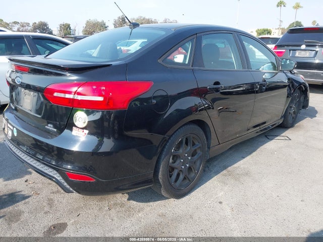 Ford 2016 2016 1FADP3F23GL405517 Image 4