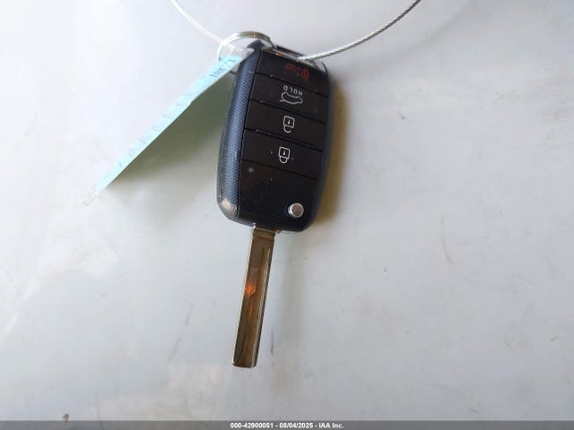 5XYPG4A39HG284101 KIA 2017