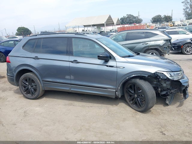 3VV8B7AXXNM014527 Volkswagen Tiguan