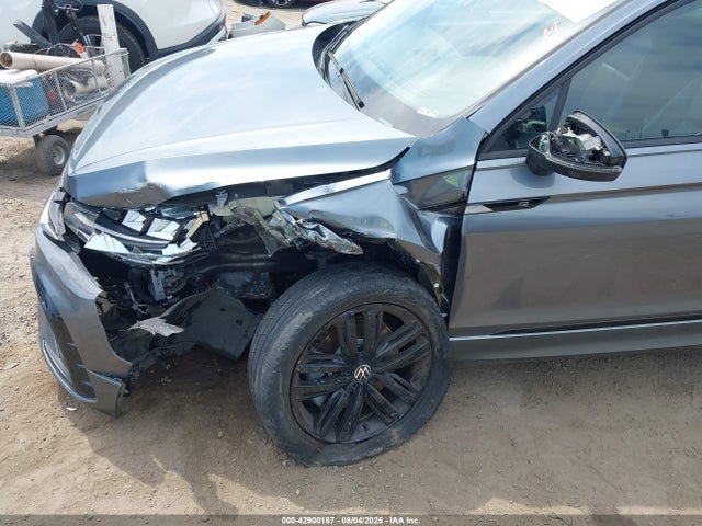 3VV8B7AXXNM014527 Volkswagen Tiguan