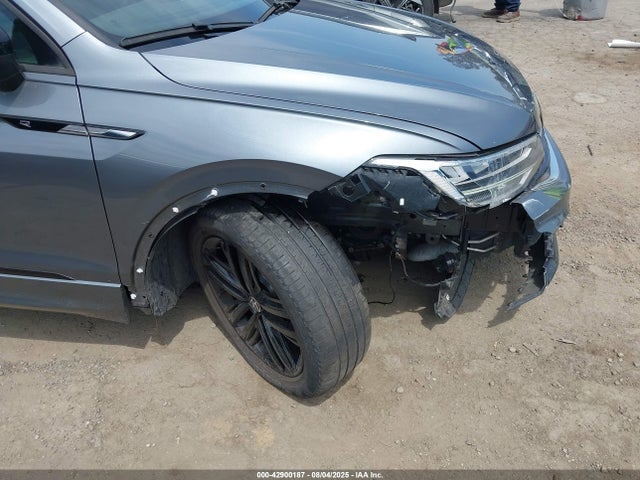 3VV8B7AXXNM014527 Volkswagen Tiguan