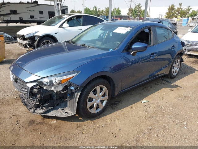 Mazda pe 2018 3MZBN1U76JM186159 Image 2