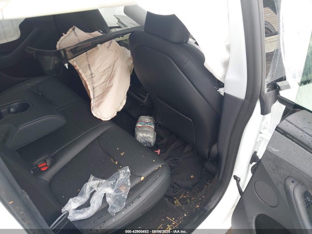 2026 TESLA MODEL Y 7SAYGDEE8TA384965 Photo 7