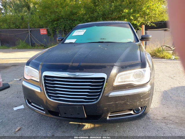 Chrysler 300 2014 2C3CCARG2EH381884 Image 12