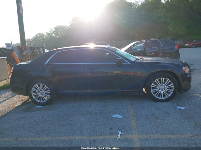 Chrysler 300 2014 2C3CCARG2EH381884 Image 13