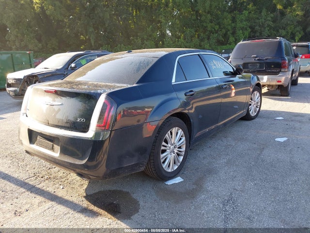 Chrysler 300 2014 2C3CCARG2EH381884 Image 4