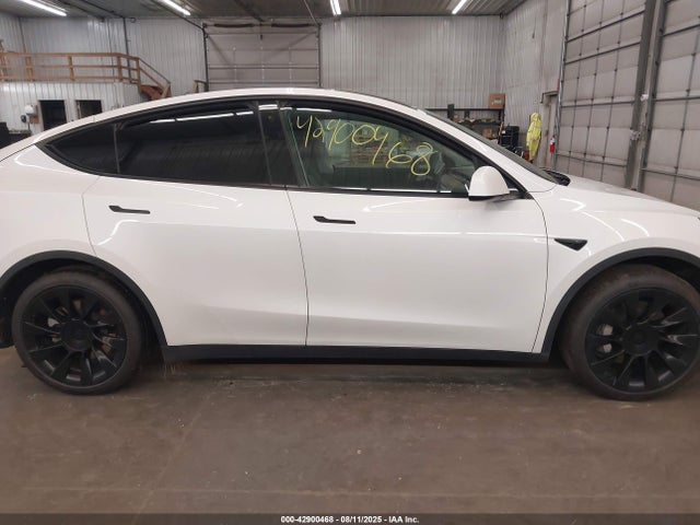 7SAYGDEE2NF421014 Tesla Model Y